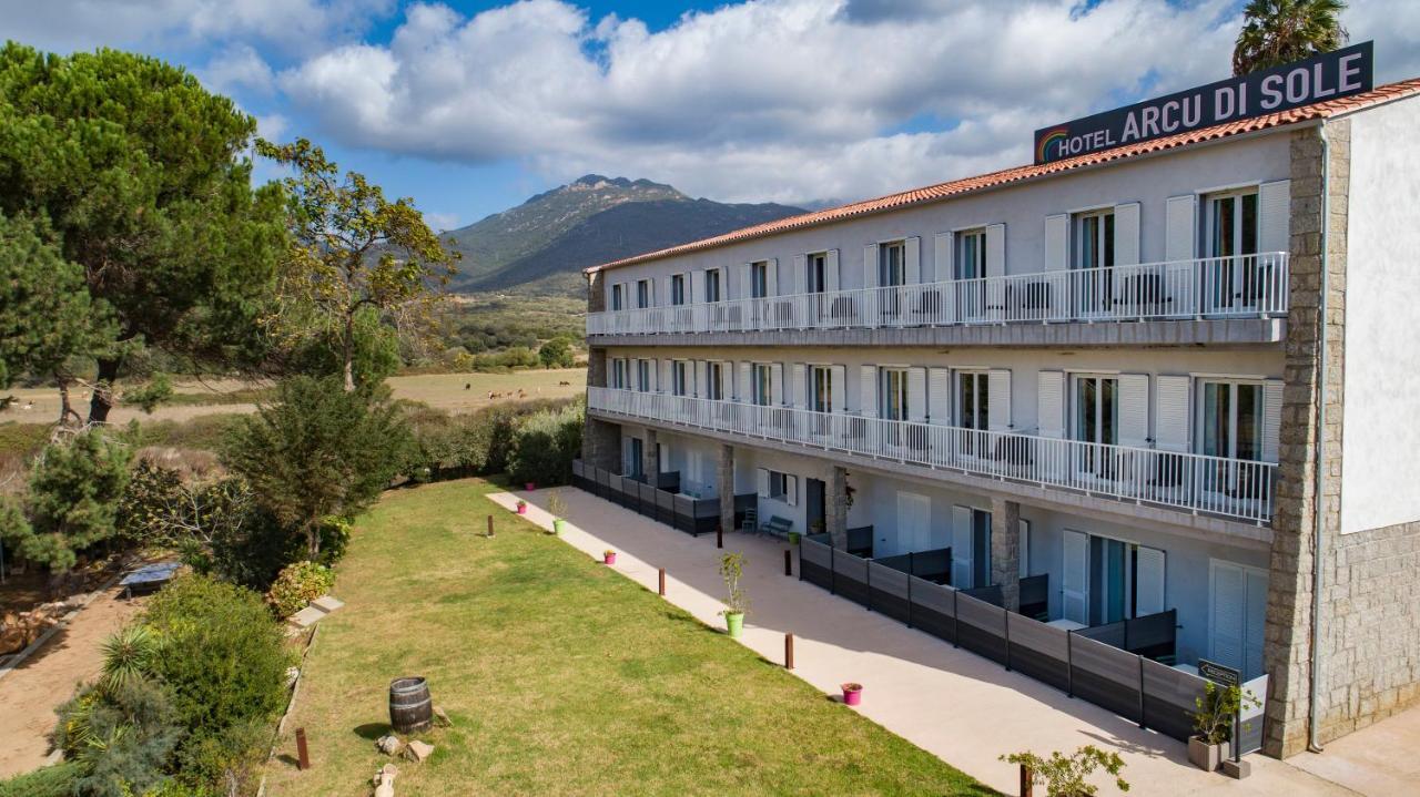 Hotel Arcu Di Sole Ольмето Екстер'єр фото