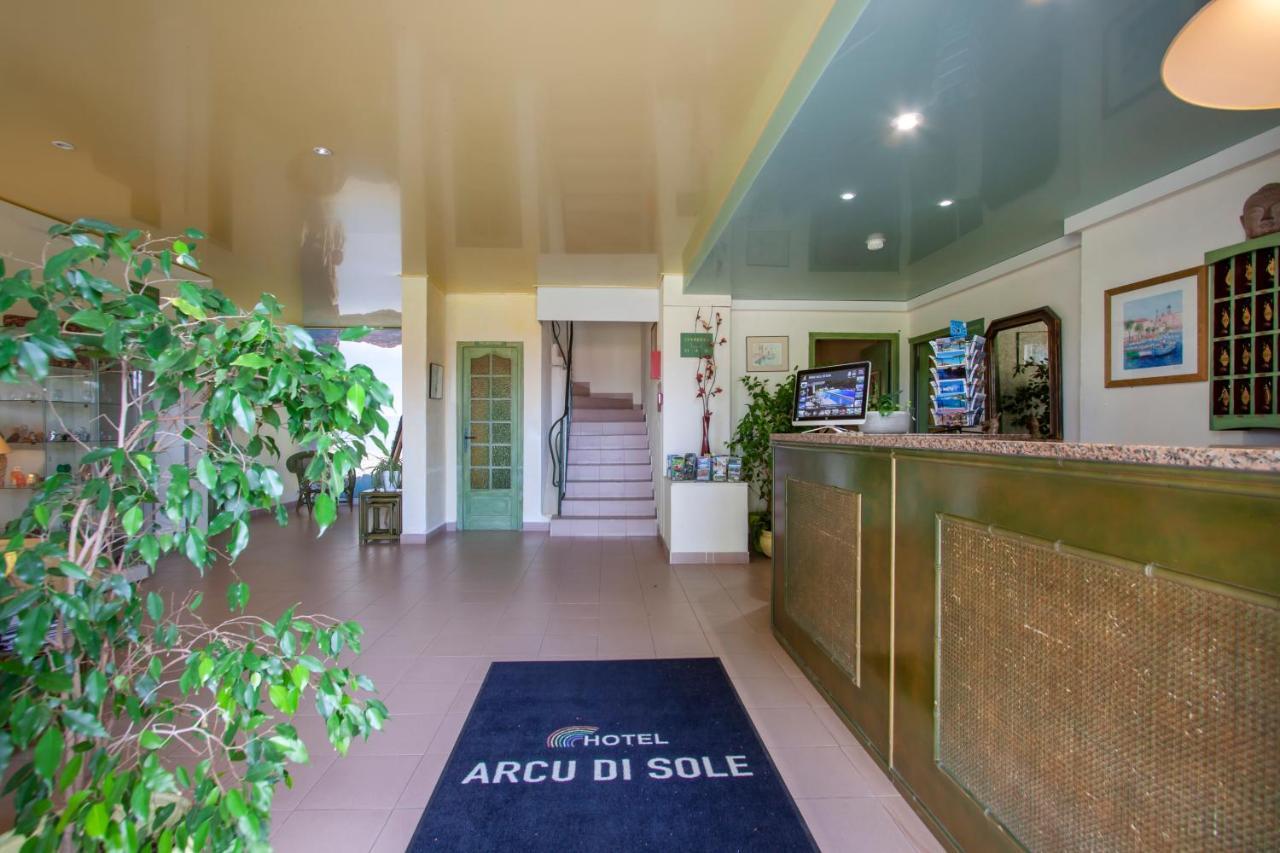Hotel Arcu Di Sole Ольмето Екстер'єр фото
